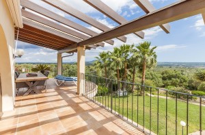Stately, modern villa with views to the bay of Palma in the urbanisation Puntíro