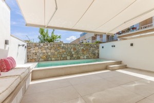 Luxurious, reformed townhouse with pool, only a few metres away from the beach in Portixol
