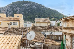 Fantastic town house with lots of potential in Pollensa