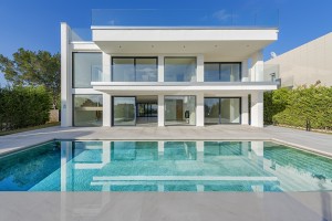 Ultra-modern villa with pool and spectacular views over Alcúdia bay in Alcanada