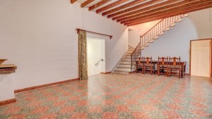 Gorgeous Mallorcan town house with garage not far away from the town centre of Pollensa
