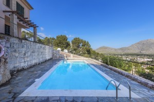 Attractive 3-bedroom house with panoramic bay and mountain views in Puerto Pollensa