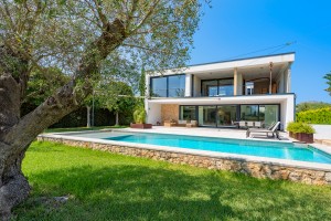 Spectacular new villa with saltwater pool, gym and outdoor kitchen in Puerto Pollensa