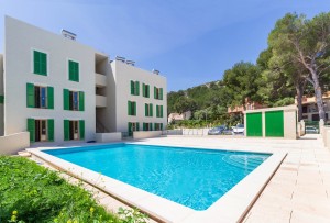 Recently finished modern apartment with community pool in Puerto Pollensa