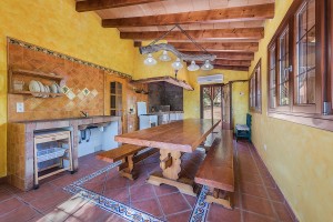 Wonderful four bedroom country finca within walking distance from Muro