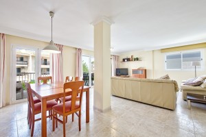 First floor apartment with sea views, in walking distance to the beach in Puerto Pollensa