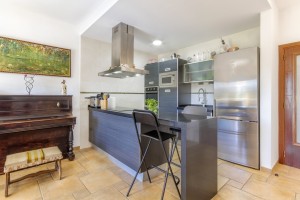 Four bedroom townhouse with rental license, beautiful views and a garage in Campanet