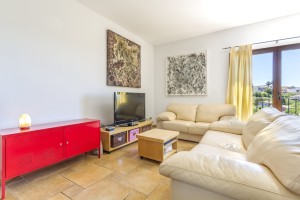 Four bedroom townhouse with rental license, beautiful views and a garage in Campanet