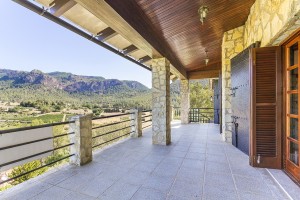Traditional six bedroom villa with incredible views in Puigpunyent