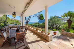 Villa with pool and fantastic sea views in an exclusive location in the north of Mallorca