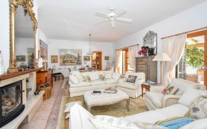 Characterful three bedroom villa just 150m from Llenaire beach in Puerto Pollensa