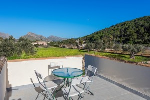 Traditional 3 bedroom villa with rental license in the Pollensa countryside