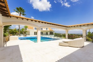Palatial 7 bedroom home with a pool and fountain on the outskirts of Palma