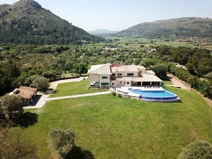 Exclusive country villa in an enviable location with indoor and outdoor pools near Alcúdia