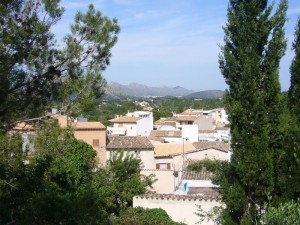 Very well located town house to reform with great views in Pollença