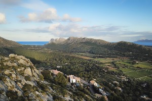 Plot for sale with magnificent views over the mountains and the bay in Pollensa