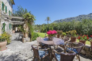 Refurbished country home with 3 guest houses in stunning surroundings near Pollensa