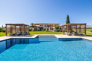 Six bedroom luxury finca with sea views near the bay of Pollensa