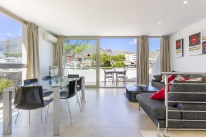 Duplex property with holiday rental license near the beach in Cala Sant Vicente
