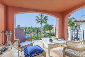 Luxury penthouse with 3 bedrooms and a private roof terrace in Santa Ponsa