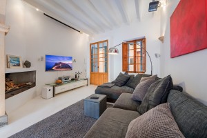 Outstanding town house with pool and plenty of privacy in the heart of Pollensa