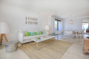 Luxury seafront apartment with direct access to the gorgeous beach in Puerto Alcúdia