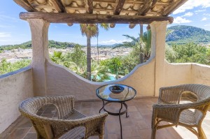 Excellent town house in Pollensa with pool, nice views and plenty of outdoor space