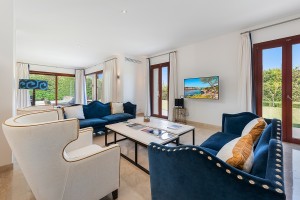 Impressive four bedroom villa with holiday rental license in prestigious Canyamel