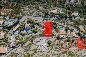 Land with stunning sea views to the bay in Mallorca North, La Font .