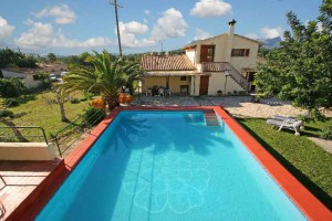 Lovely country home with rental license, pool and panoramic views near the Pollensa golf course