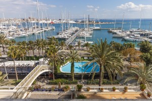 LARGE LUXURY APARTMENT IN AN ELEGANT BUILDING FOR SALE IN PALMA