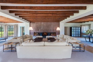 Impressive mansion with elegant style and generous interiors near Palma