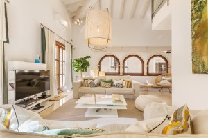 Stunning town house with guest accommodation, a luxury oasis with pool in the heart of Pollença
