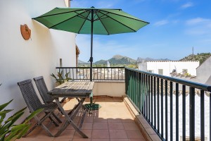 Spacious 2 bedroom house with plenty of outdoor space in Pollensa