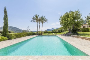 Stunning finca for sale in Pollença with guest house