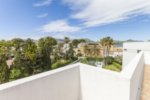 Lovely penthouse apartment with community pool and gardens in Puerto Pollensa