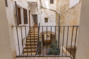 4 Bedroom apartment with courtyard entrance and balcony in Palma
