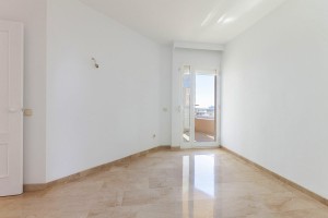 Ample apartment for sale in Palma with spectacular sea views