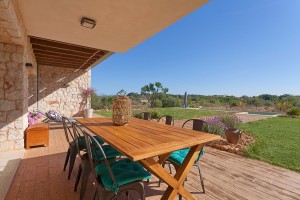 Completely private country house for sale in Algaida with pool and panoramic views