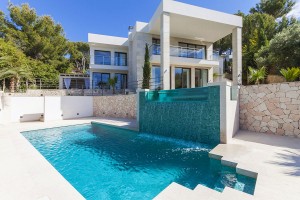 Villa for sale in Bendinat  frontline to the golf course