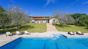Lovely country house with rental licence and stunning views over the countryside in Montuiri