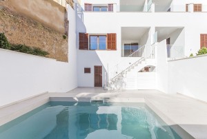 Duplex Apartment with partial sea views located in El Terreno