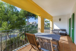 Semi-detached house with a top terrace and a private garden in Nova Santa Ponsa