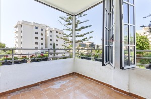 Ideally located apartment with terrace facing the yacht marina Portals