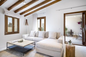 Impressive luxury project of apartments in a traditional manor house in Santa Maria