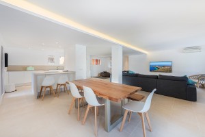 Completely refurbished frontline apartment on the harbour of Santa Ponsa