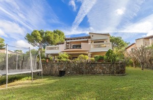 Villa with 6 bedrooms in a sought-after area of Santa Ponsa