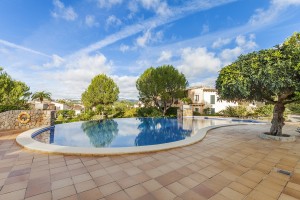 Villa with 6 bedrooms in a sought-after area of Santa Ponsa
