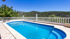 Mediterranean-style 4 bedroom villa with pool and amazing views in Costa d´en Blanes