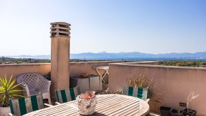 Apartment with two private terraces and communal pool in Llucmajor